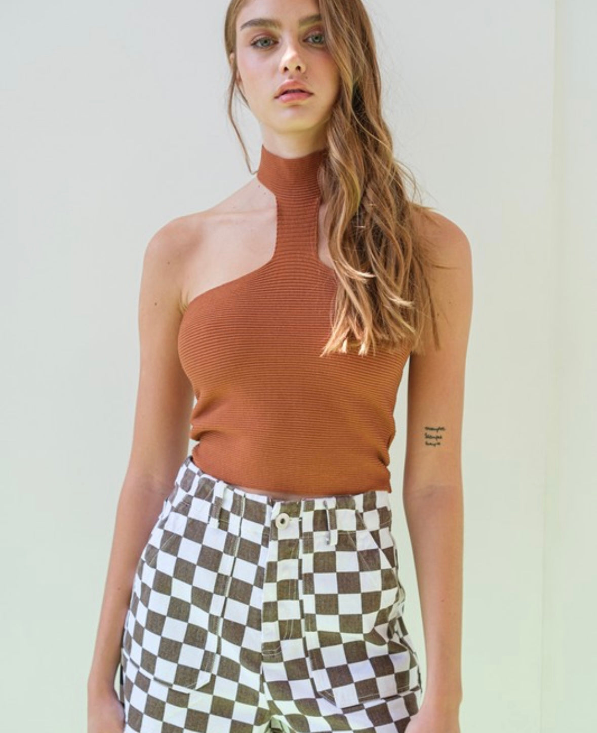 1496 THE HANNAH HALTER TOP