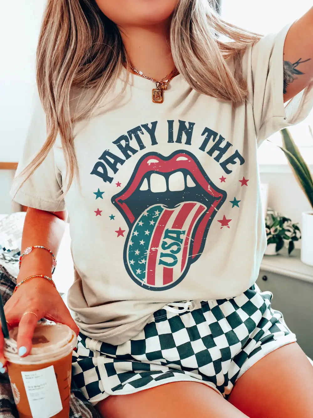3069 PARTY IN THE USA TEE
