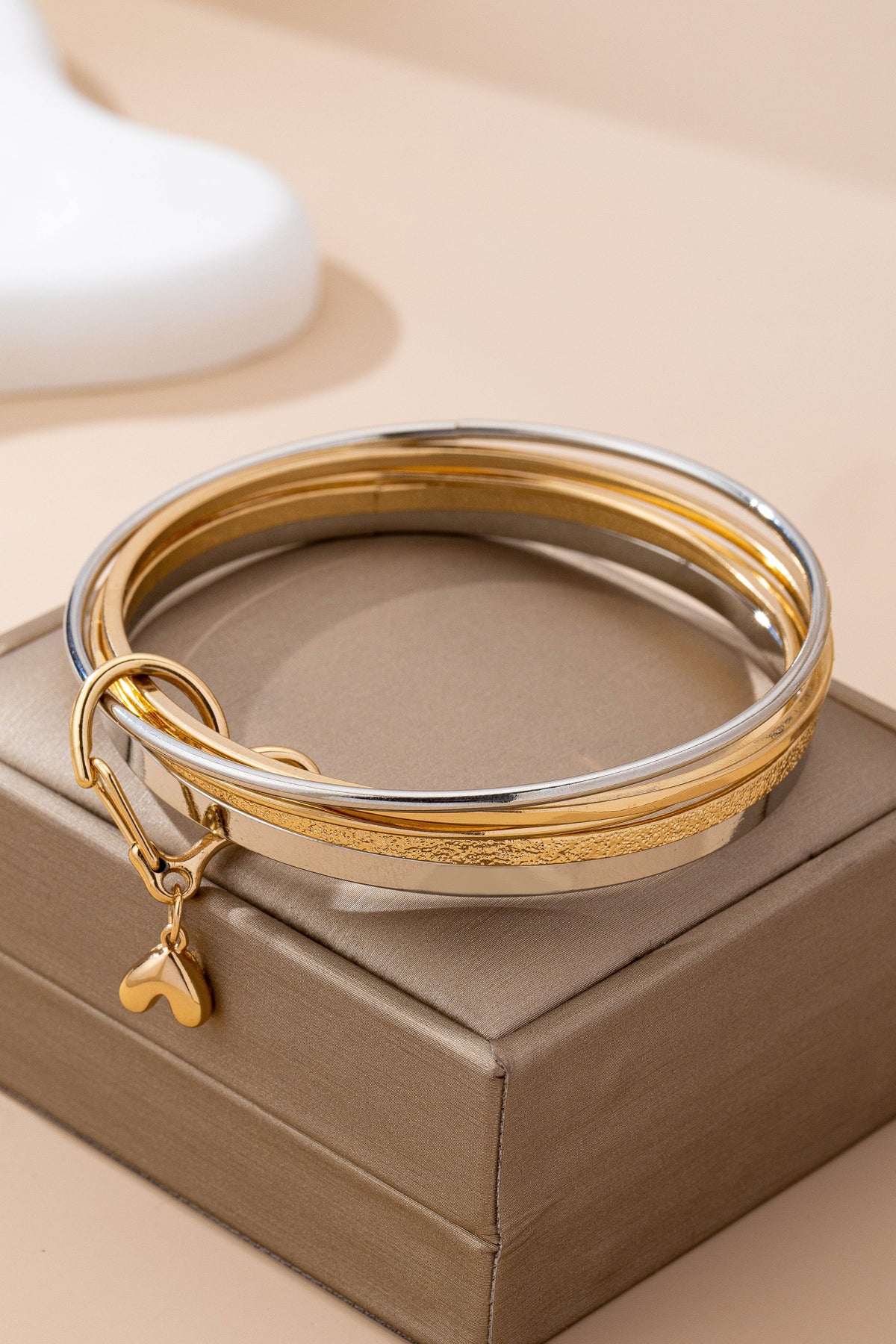 3421 HEART LINKED BANGLE SET