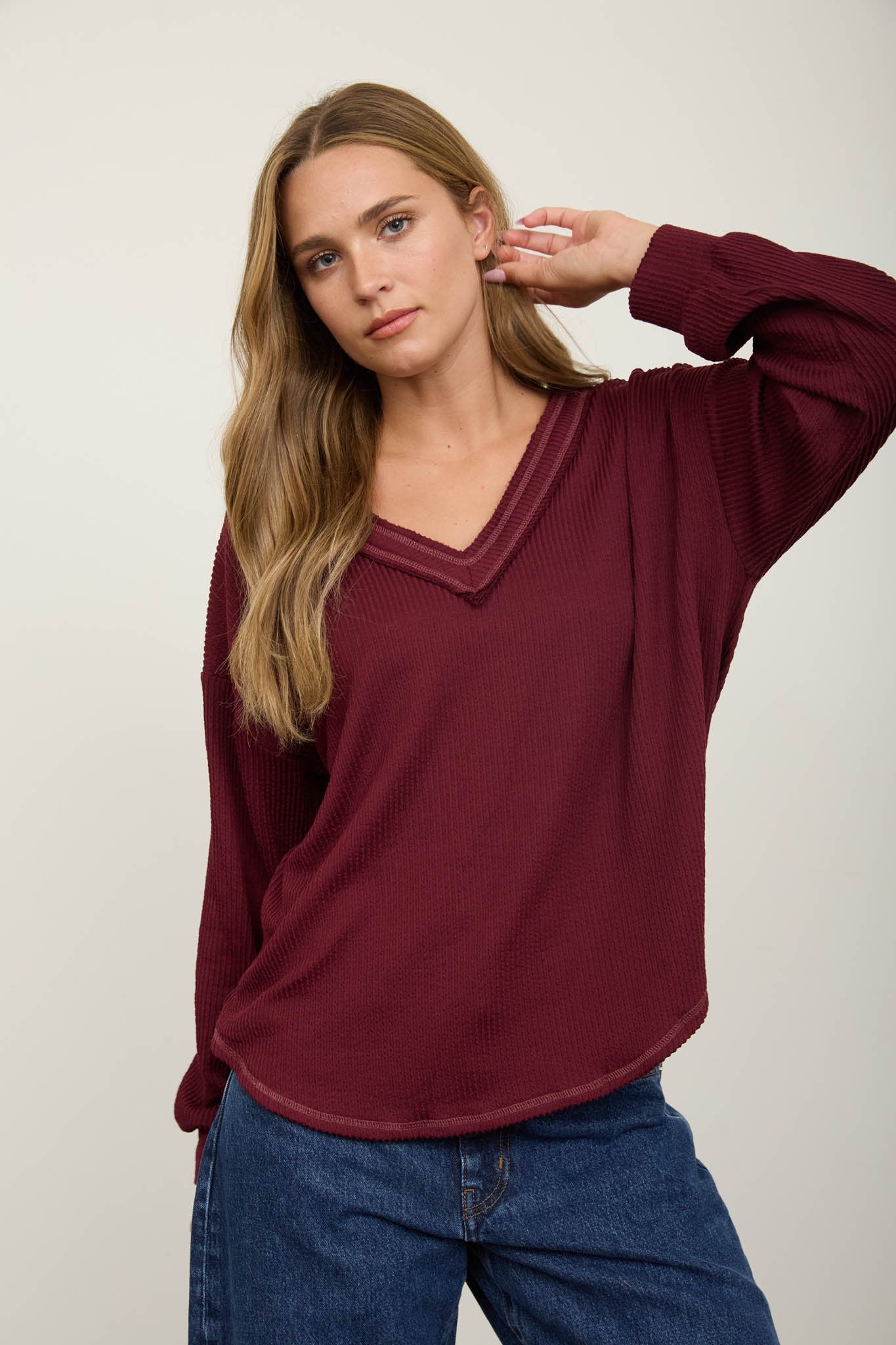 3299 RAW EDGE V-NECK TOP