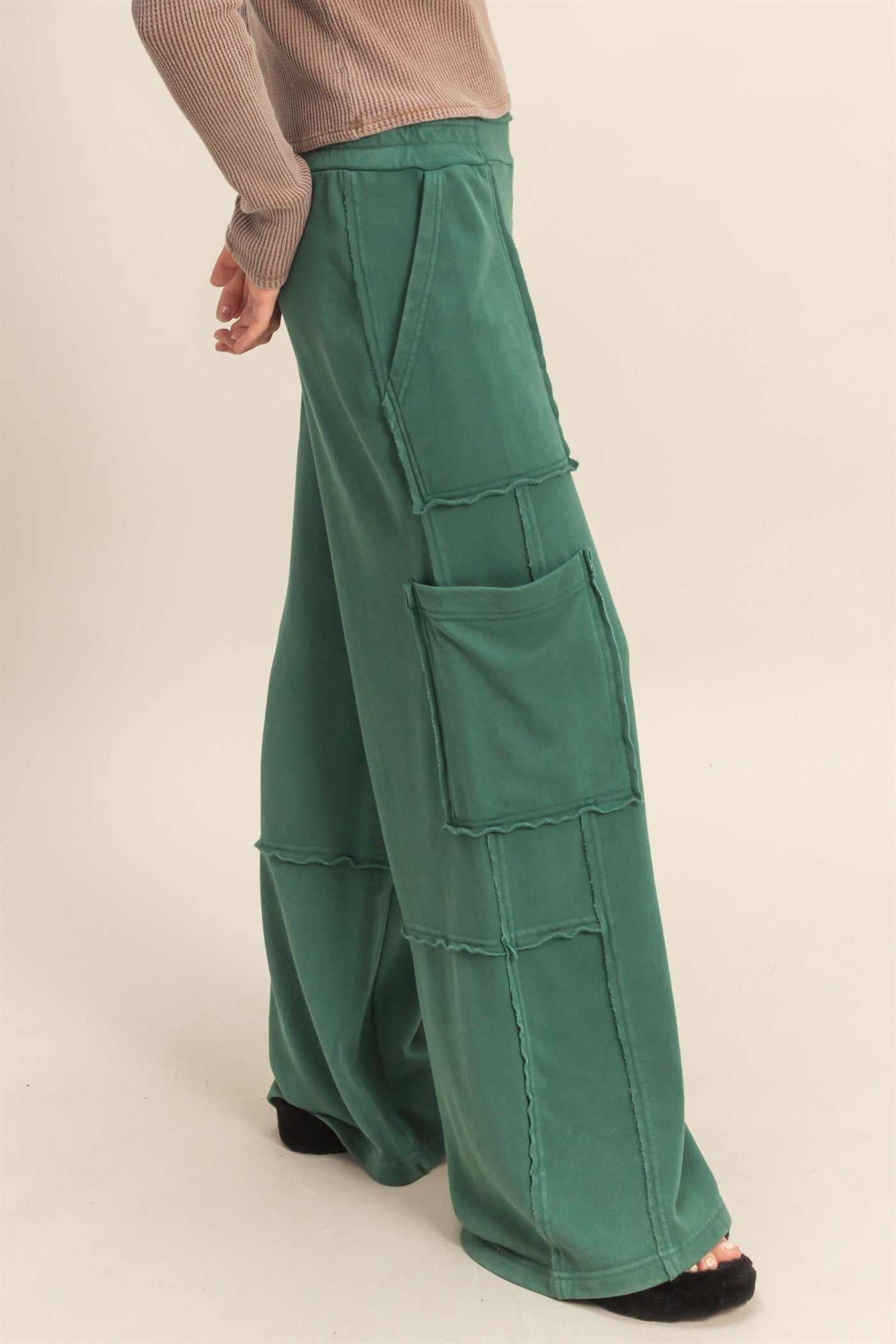 2701 MINERAL WASH OVERSIZED CARGO SWEATPANTS