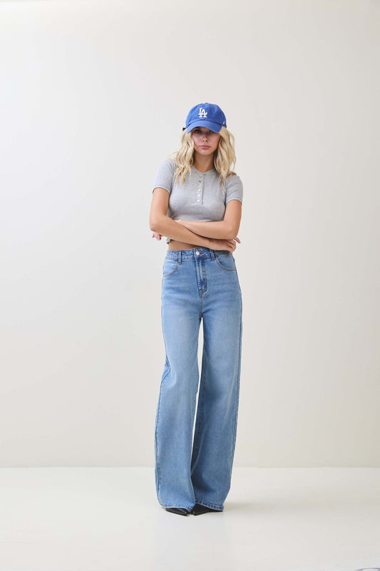 2712 STRAIGHT LEG DENIM JEANS