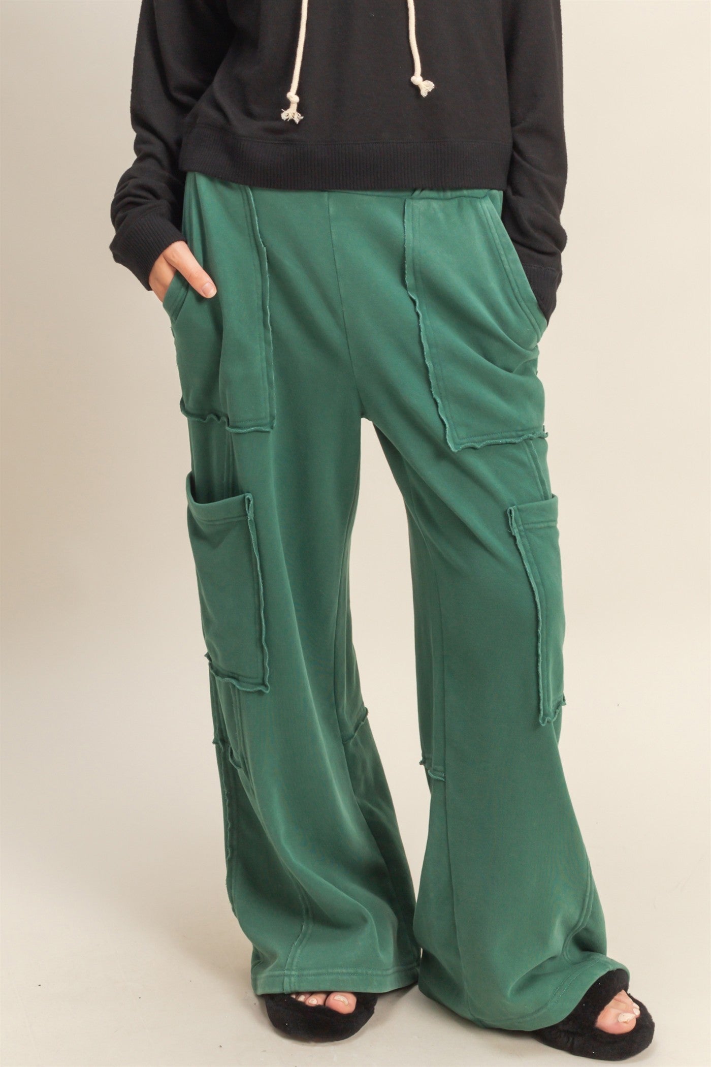 2701 MINERAL WASH OVERSIZED CARGO SWEATPANTS