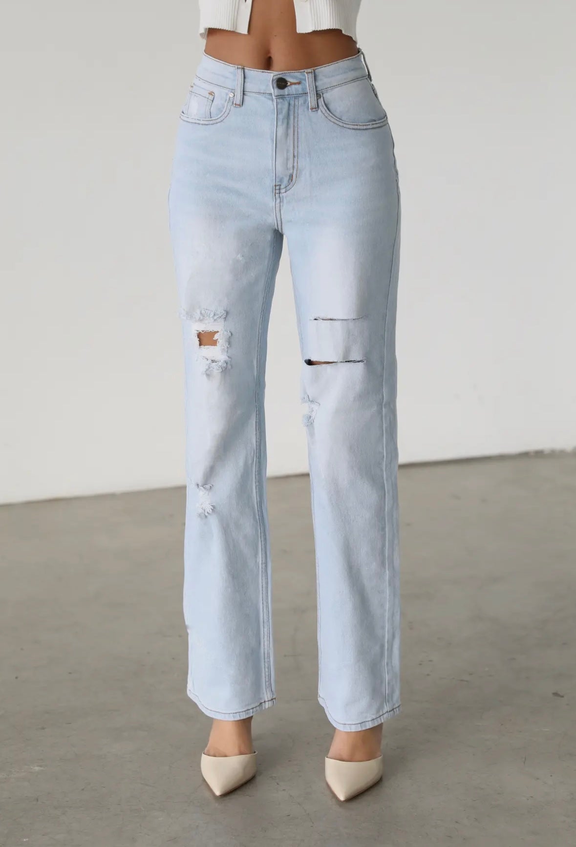 2382 HIGH RISE STRAIGHT LEG DENIM JEANS