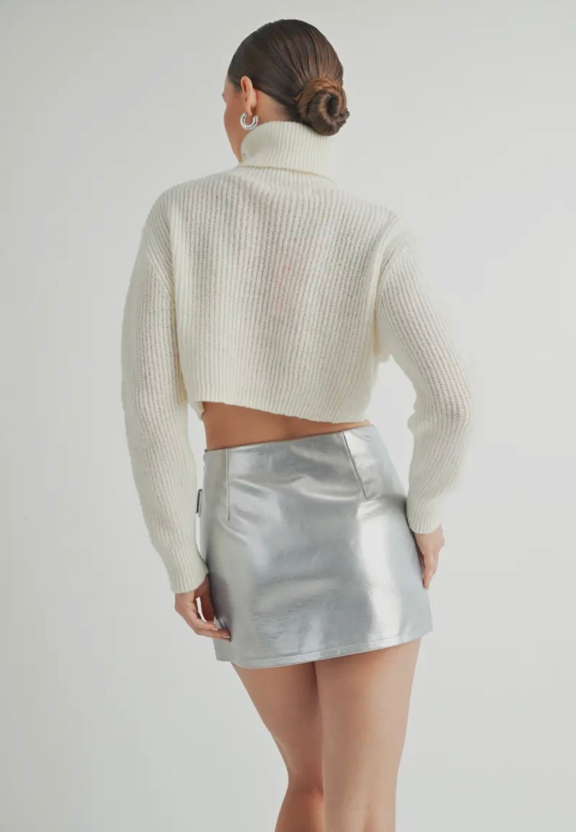 2575 CROPPED TURTLE NECK SWEATER