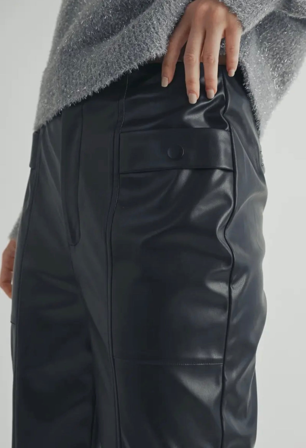 2576 FAUX LEATHER STRAIGHT LEG PANTS