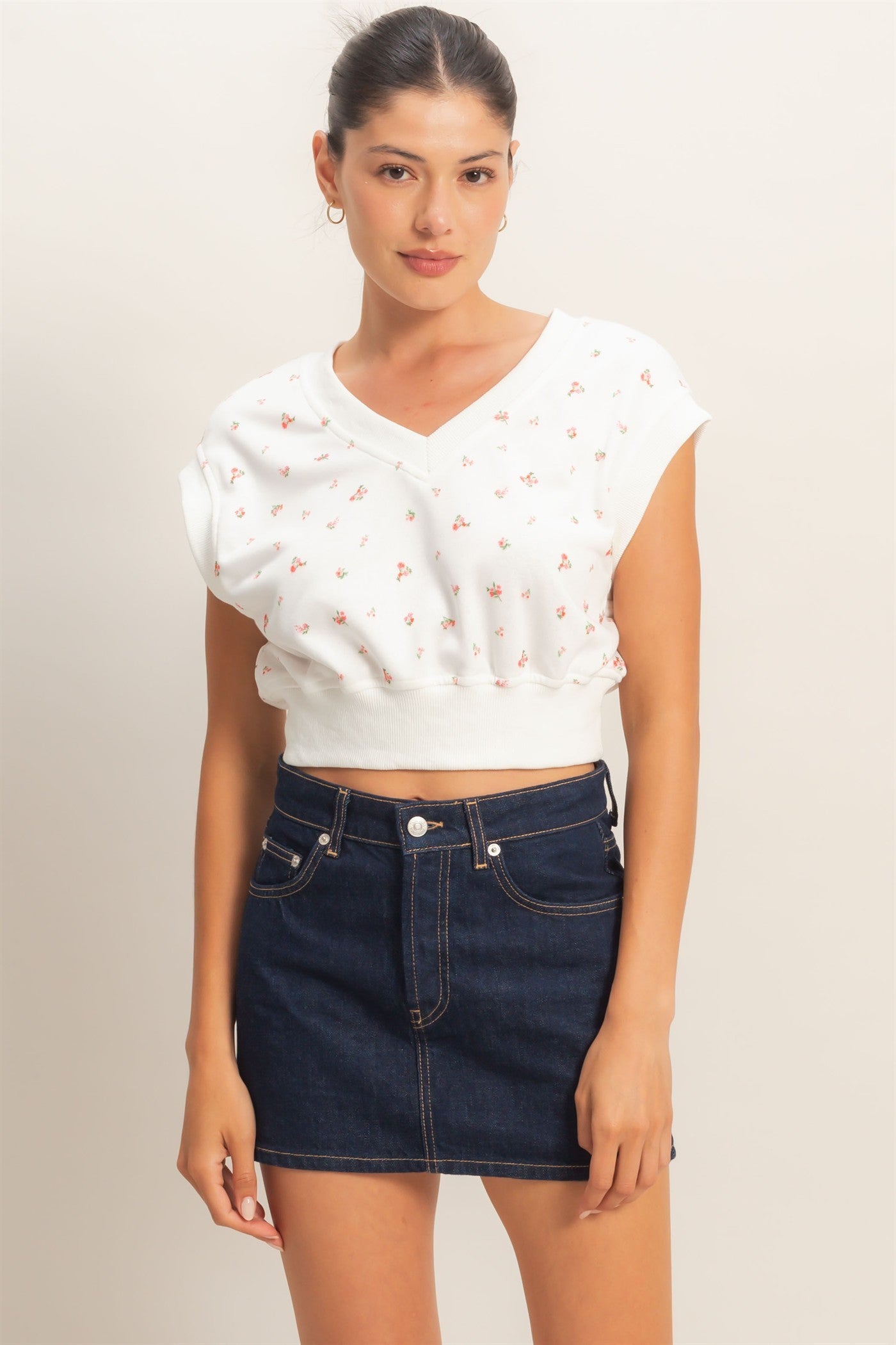 2995 FLORAL V NECK CROPPED TOP